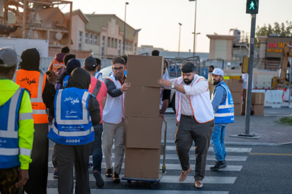 UAE roadside iftar distribution